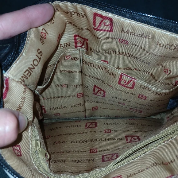 NWOT, Stone mountain, black and white hobo purse. - Picture 3 of 7